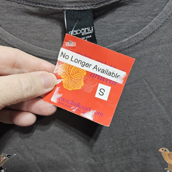 NWT Sabaku Wearable Art Gray Bird Fetish Necklace Print Shirt Sz Small USA Made. - Picture 7 of 10